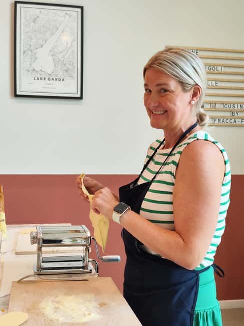 Lazise: Fresh Pasta and Tiramisù Cooking Class at Lake Garda - What makes the instructors important