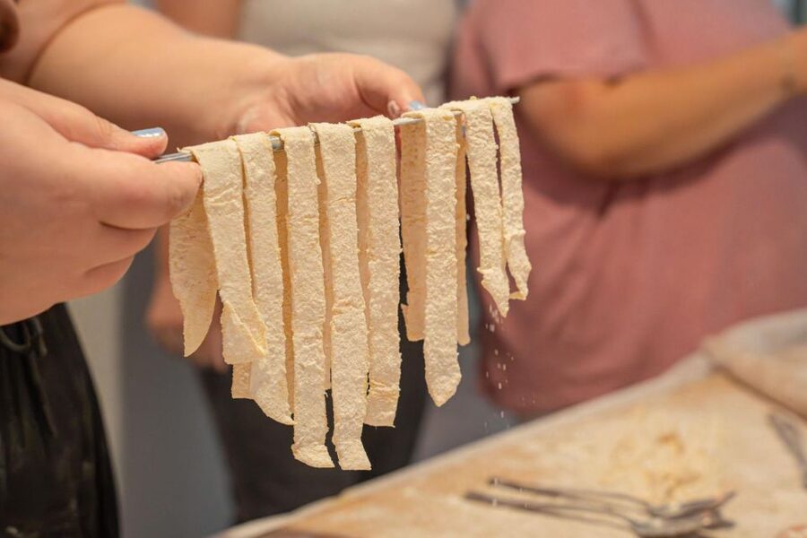 Learn and taste the real bolognese ragù and pasta making - Key points to know before booking