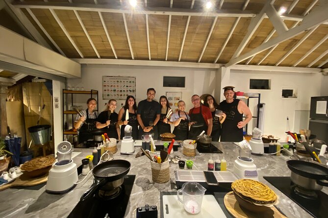 Learn to cook Indonesian food at Gili Cooking Classes Trawangan - What the cooking session feels like