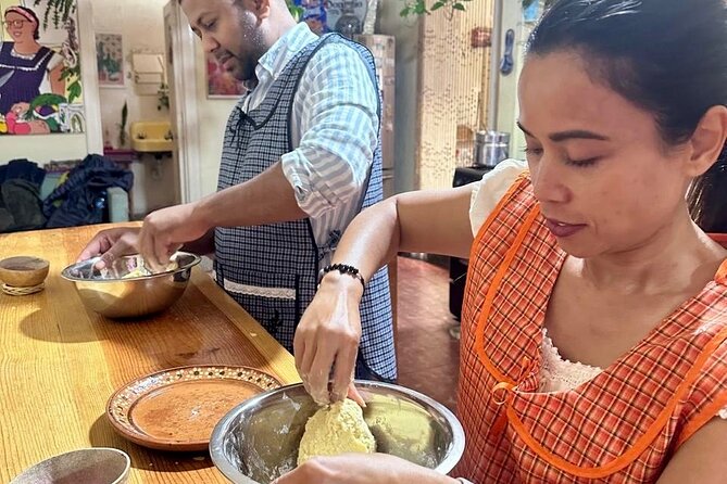 Learn to Cook Mexican Bread - Mexican hot chocolate with the finished loaf