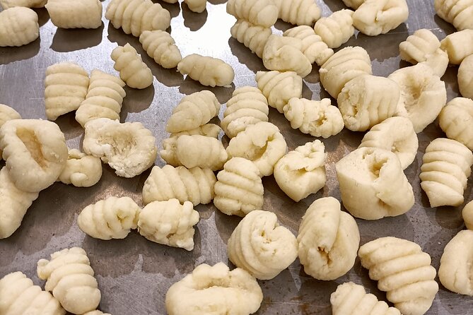 Lezione di Cucina : Pasta Fresca - A possible mozzarella production visit
