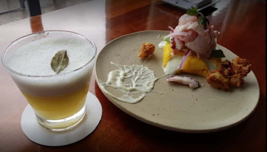 Lima: Demo Cooking Class with Lunch at Cala Restaurant - The pisco sour demonstration