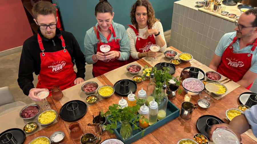 Lima: Market Tour and Cooking Class with Pisco Sour - Starting at Surquillo Market with four fruit tastings