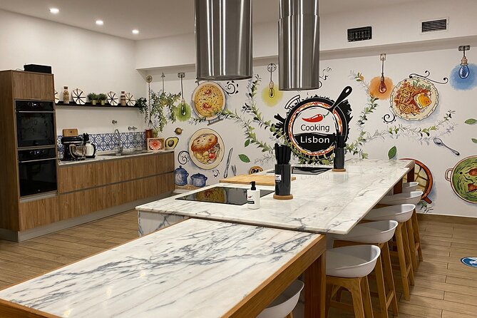 Lisbon Portuguese Cooking Class with 3-Course Dinner - What happens when you arrive at 6:30 p.m.