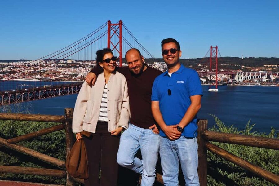 Lisbon: Setúbal Market and Wine tour with Cooking class - Livramento Market: where the lunch begins