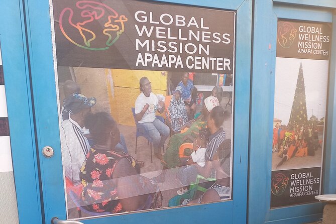 Local Ghanaian Cooking Class in Accra to help support wellness community center - Meeting the hosts and local families