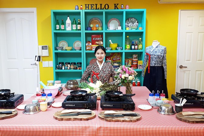 Local Home Korean Cooking Class & Market Adventure in Seoul - Meeting details and cancellation advice