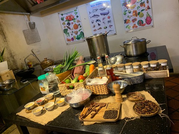 Local Market Tour and Private Cooking Class - Vegetarian cooking and food requests