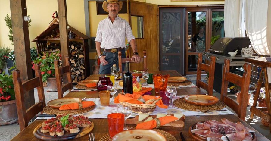 Lucca: Pasta Cooking Class with a Local Chef - Arriving at the farmhouse near Lucca