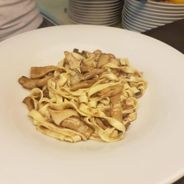 Lucca: Traditional-Traditional Cooking Class cuisine course - Eating your work at Ristorante Il Guercio