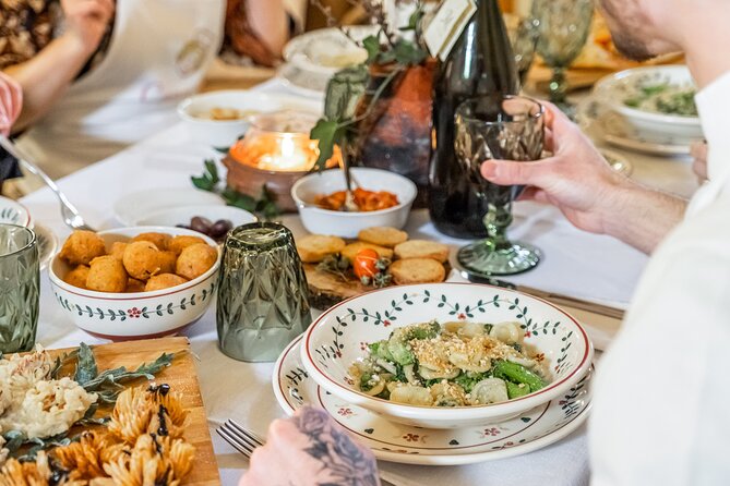 Lucca Walking Tour & Traditional Cooking Class with Wine - Cooking fresh pasta in a Tuscan home