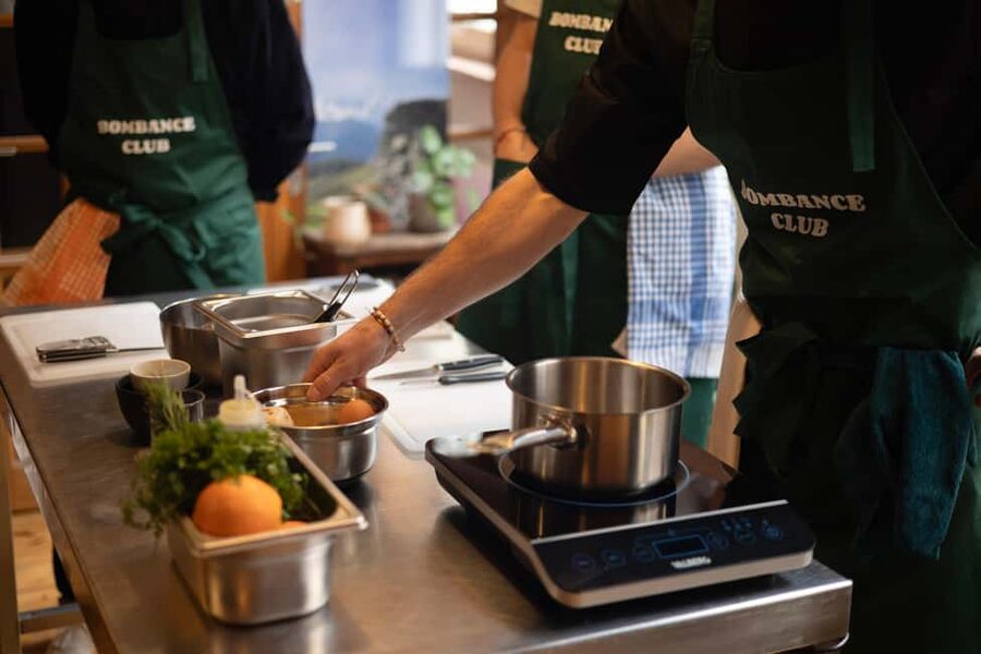 Lyon: Unique and friendly cooking class in the center with tasting - Starting with coffee in central Lyon