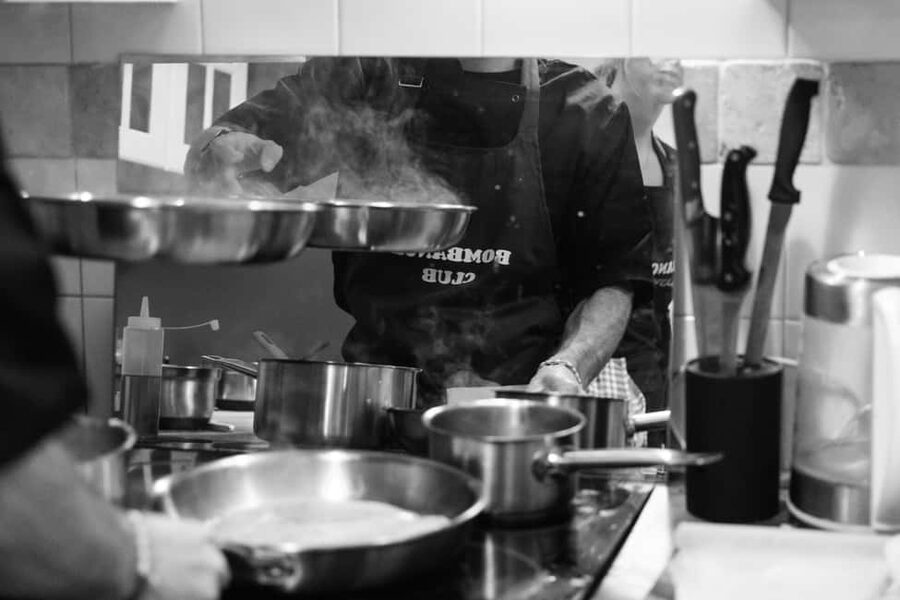 Lyon: Unique and friendly cooking class in the center with tasting - Should you book the BOMBANCE CLUB cooking class?
