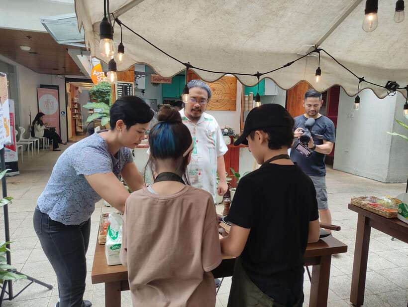Makati: Hands on Manila Cooking Class - Finding the courtyard near Makati’s shopping district