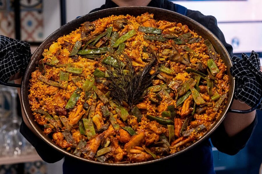 Málaga: Spanish Cooking Workshop with Paella and Sangria - Dietary needs, group size, and comfort