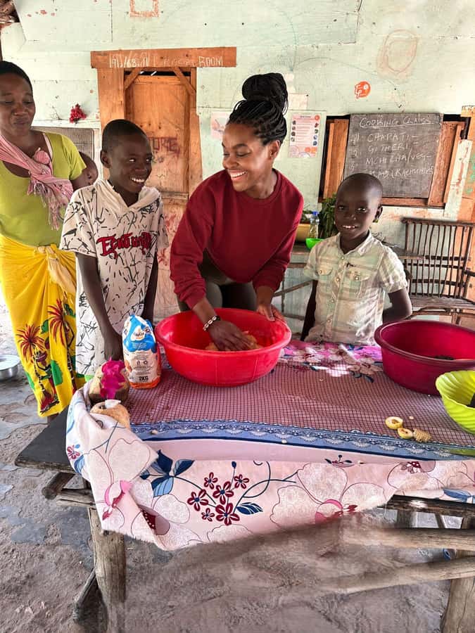Malindi : Kenyan Cooking Class with Campfire Meal - Sharing the finished meal