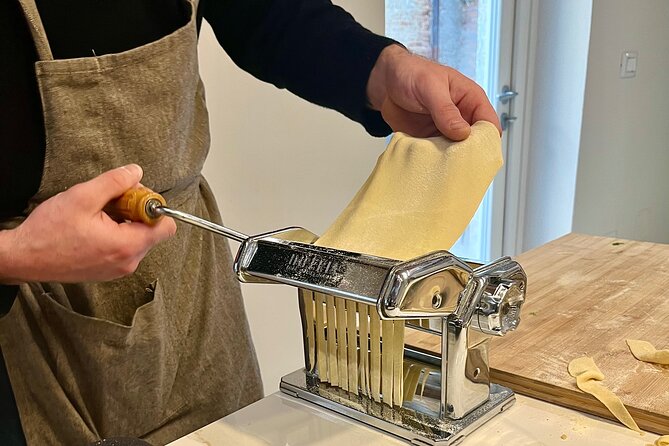 Market Tour and Cooking Class with a Local Venetian Chef - Making the tiramisù yourself