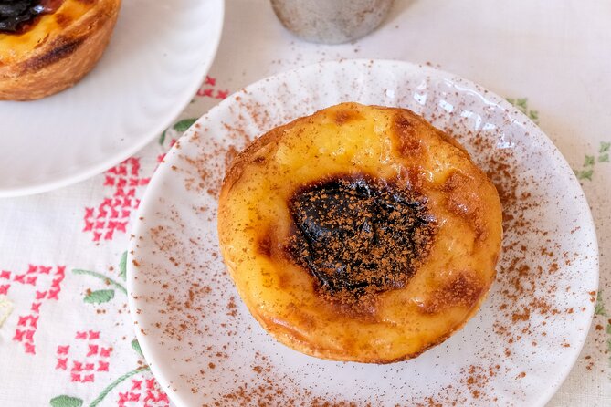 Market Tour, Cooking Class And Lunch At Mercado de Arroios - Wine, conversation, and a long Portuguese lunch