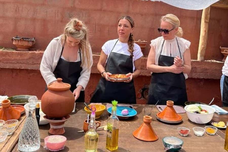 Marrakech: Authentic Cooking Claas With a Berber Family - A tea break in a traditional family home