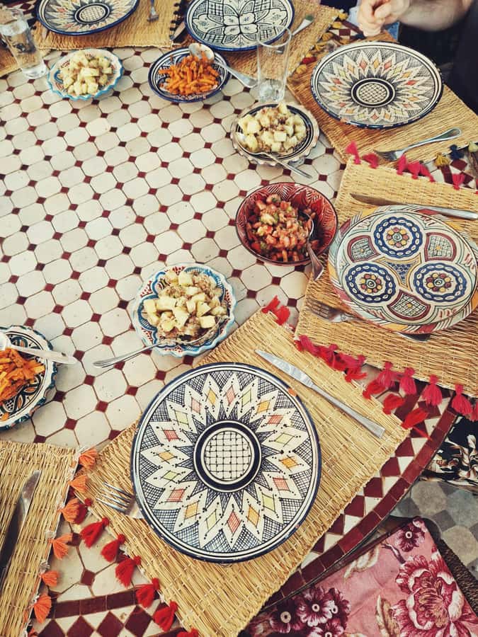 Marrakech: Moroccan Cooking Class for vegetarians and vegan - Eating the meal you prepared together