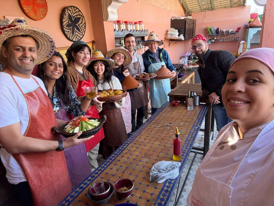 Marrakech: Moroccan Cooking Class with a Local Family - Arriving at the Medina meeting point