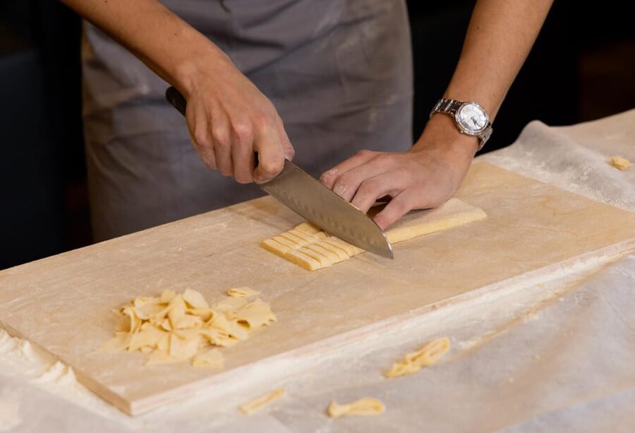Masterclass: Aperol Spritz & Pasta Making Experience in Rome - Price, flexibility, and practical planning