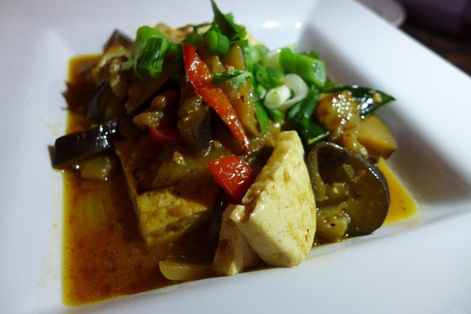 May Kaidee Thai Cooking Class at Bangkok with Pickup - Private instruction and the group-size question