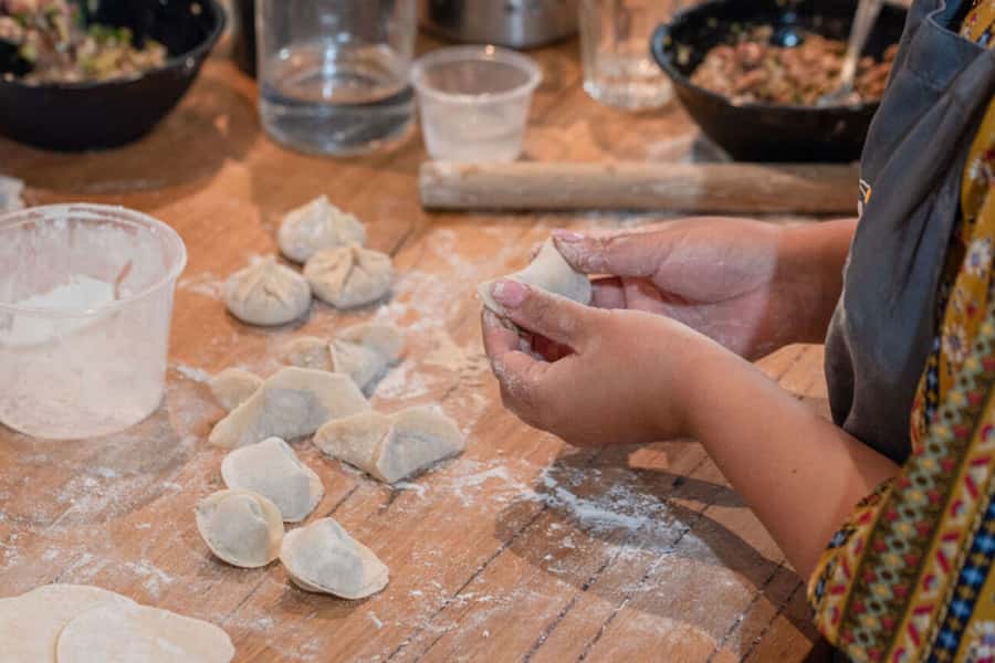 Melbourne: Chinese Dumpling Cooking Class with a Drink - Watching the chef turn simple ingredients into dumplings