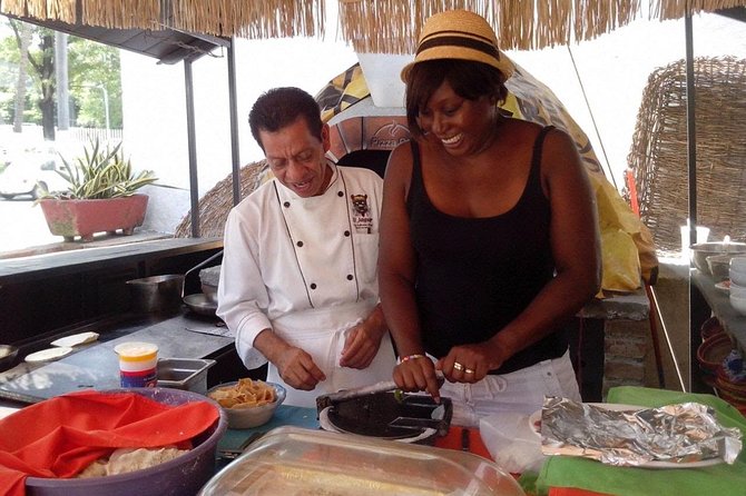 Mexican Cooking Class & Market Tour with a Professional Chef - Mercado Central: shopping before cooking