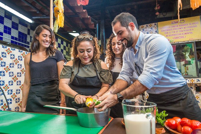 Mexican Cooking Class with fresh Local Market ingredients selection and transpor - Starting at Mercado 23 in downtown Cancun