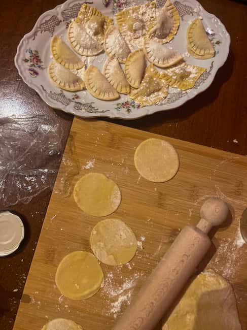 Milan: Homemade Pasta, Sauce, and Tiramisu Cooking Class - Choosing a Sauce for the Pasta