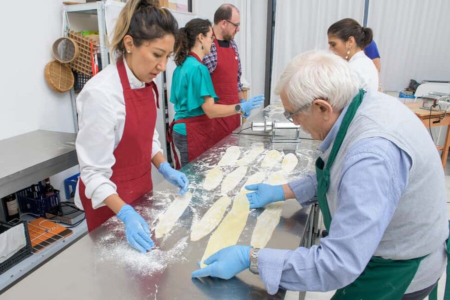 Milan: Italian Cooking Class with Food and Wine - Three dishes, with a menu that can change