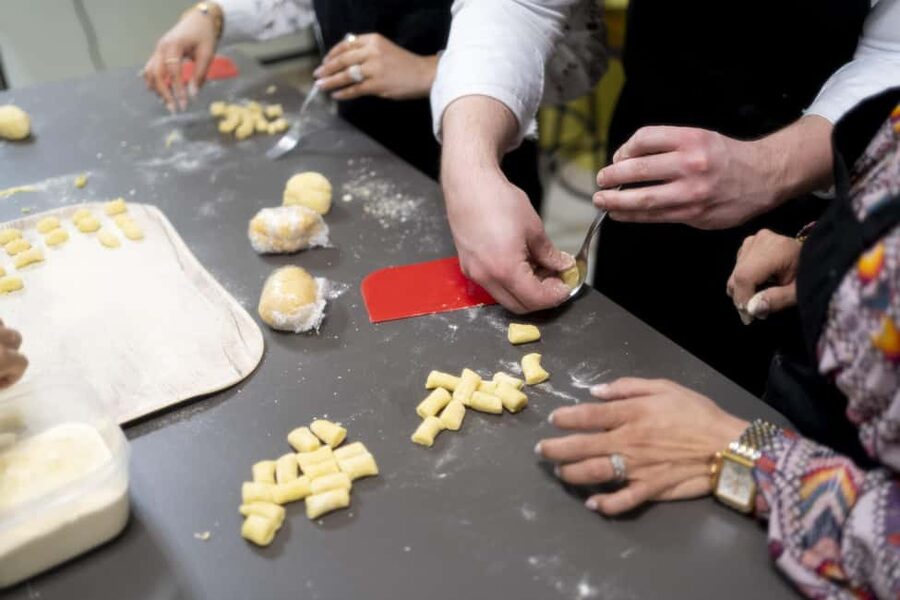 Milan: Pasta, Gnocchi and Tiramisù Cooking Class with Wine - Food stories make the lesson more useful