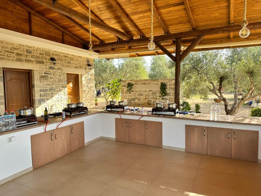 Moires: Cooking Class and Olive Oil Tasting at a Family Farm - The olive oil tasting explains what you are tasting