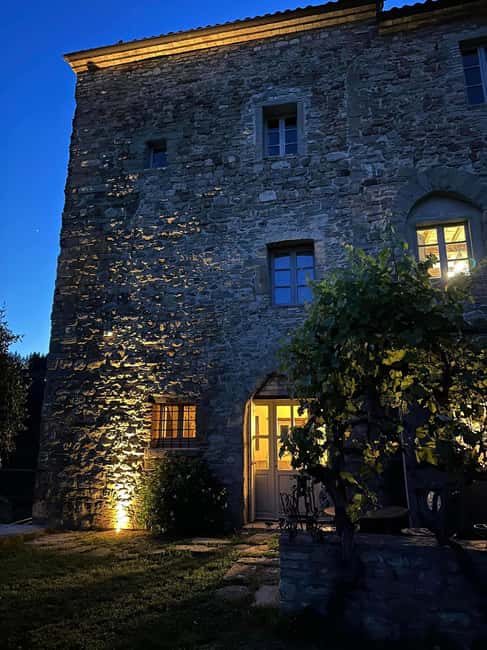 Montone: Pasta Making and Dinner at Cardaneto Castle - Aperitivo by the pool with views over Montone