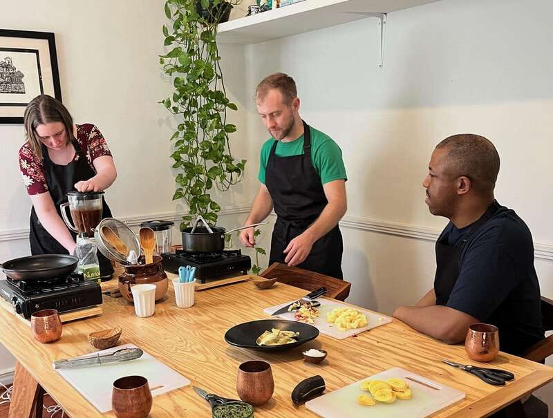 Muchos moles: Multi-variety mole cooking class and feast - Arriving at the Condesa Home