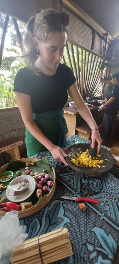Munduk Balinese Cooking Class lunch/Dinner at a Local Home - Making Sate Lilit and Balinese Side Dishes