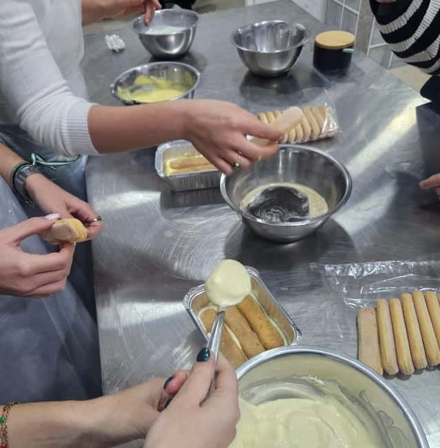 Naples: Neapolitan Pizza and Tiramisu Cooking Class - Making pizza dough from scratch