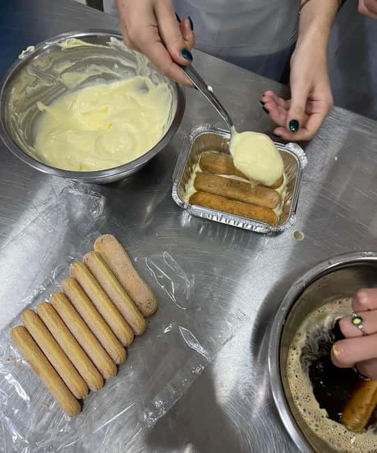 Naples: Neapolitan Pizza and Tiramisu Cooking Class - Who should book this experience?