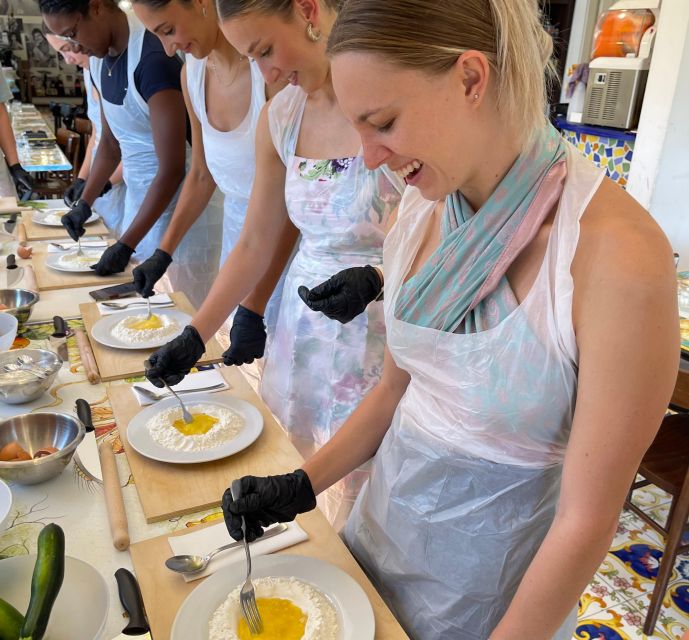 Naples: Pasta Cooking Class with Tiramisù and a Drink - Timing, group size, and the practical details