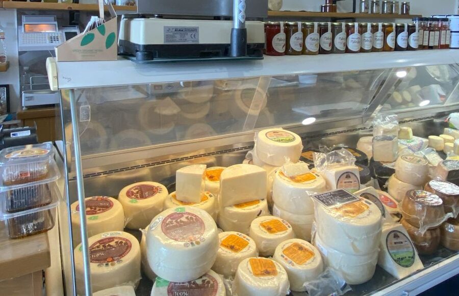 Naxos: Food Walking Tour & Cooking Class with Meal & Drinks - Cheese and citron liqueur in traditional shops