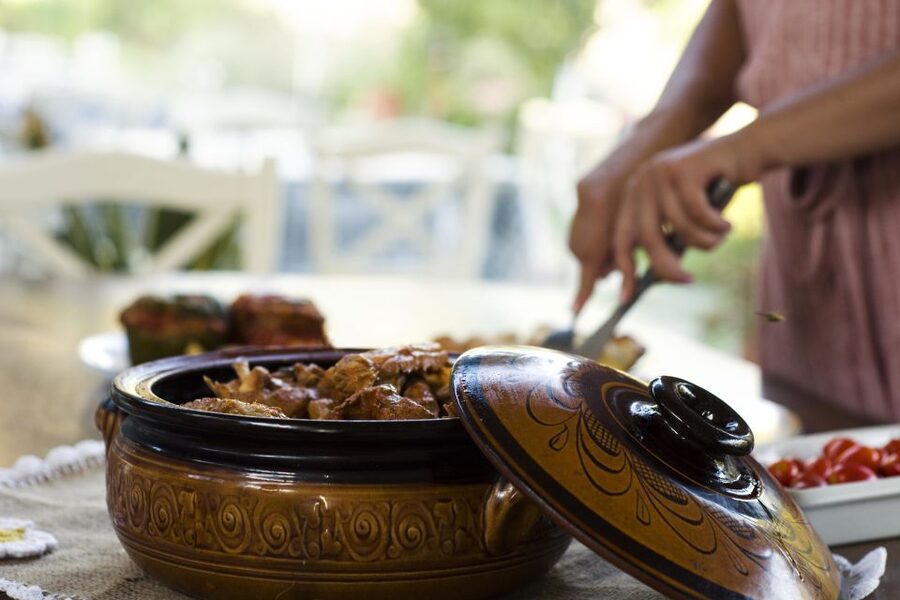 Naxos: Half-Day Cooking Class at Basiliko Family Tavern - Cooking together, then eating family style