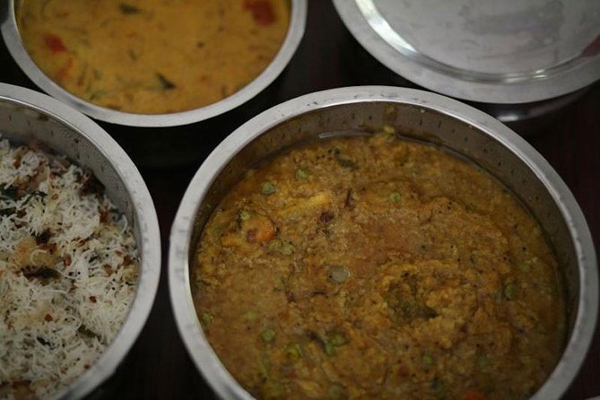 Neighborhood Market Tour & South Indian Cooking Class in Chennai - Cooking vegetable poriyal, flavored rice, and rasam