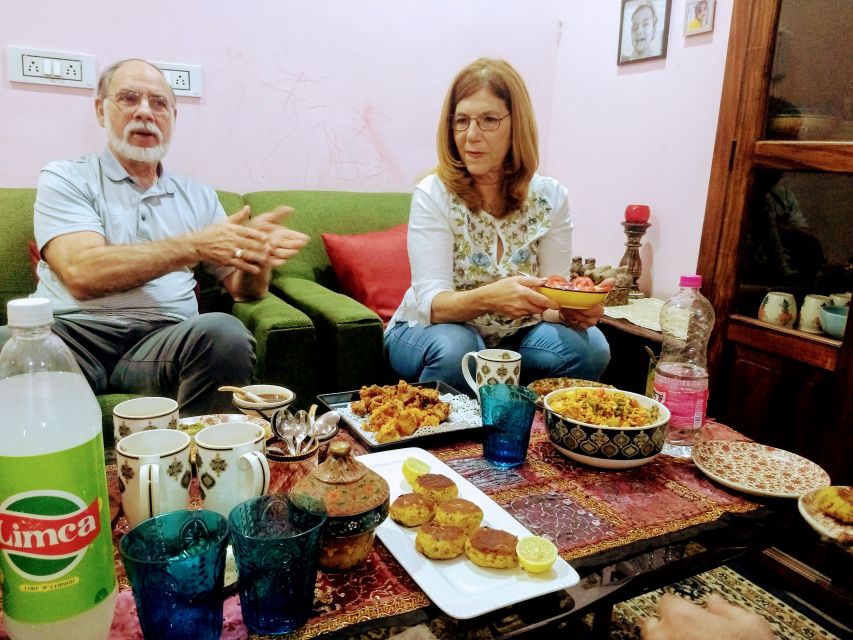 New Delhi: Full-Day Cooking Class learn 8 dishes with Locals - Choosing your menu before the first pan heats