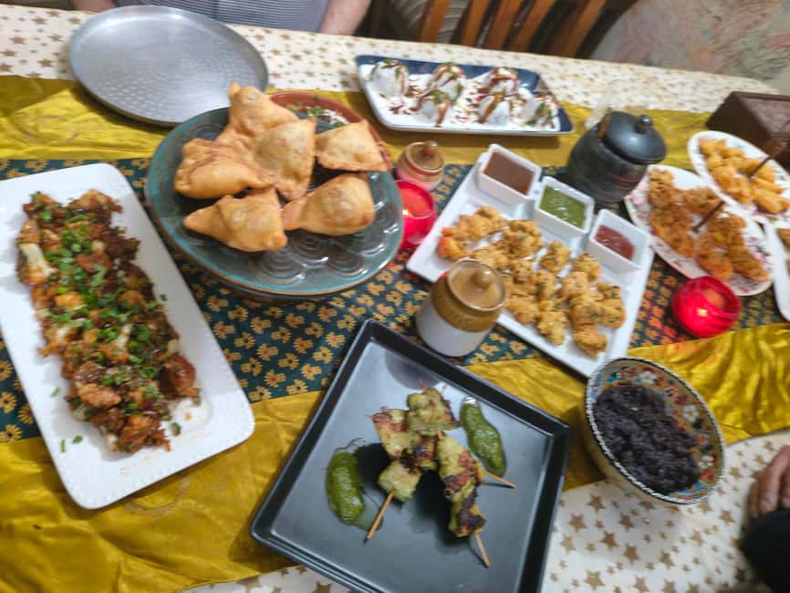 New Delhi: Full-Day Cooking Class learn 8 dishes with Locals - Meeting Malika and Anurag in their home