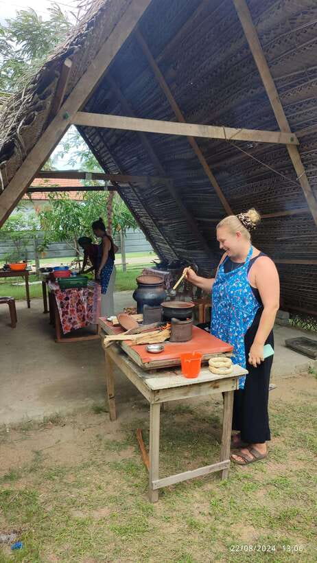 Nilaveli: Sri Lankan Cooking Class with a Local Family - Cooking over firewood instead of a modern hob