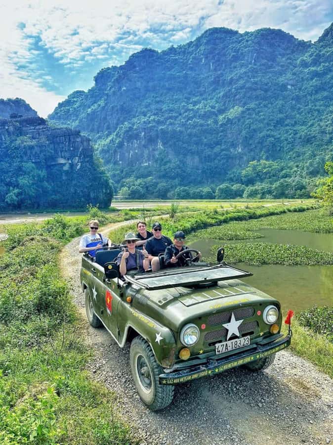 Ninh Binh Jeep Adventure: Temples, Lotus, Fishing & Cooking - Thai Vi Temple and the first rural roads