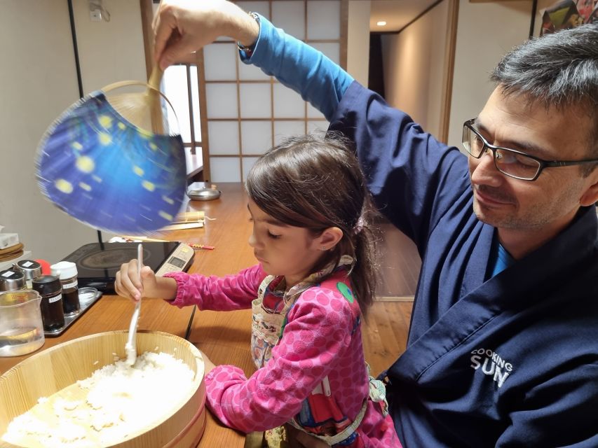 Nishiki Market Food Tour with Cooking Class - Choosing Your Donburi: Seafood, Tempura, or Chicken and Egg