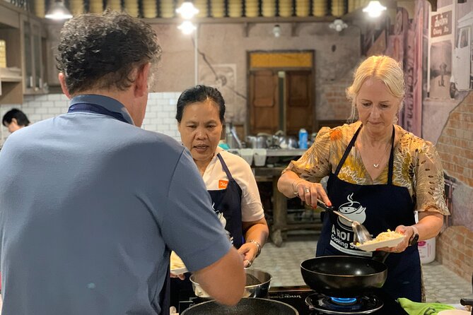 Northern Thai Cooking Experience in Chiangmai - Starting With Chili Sauce and Fried Snacks