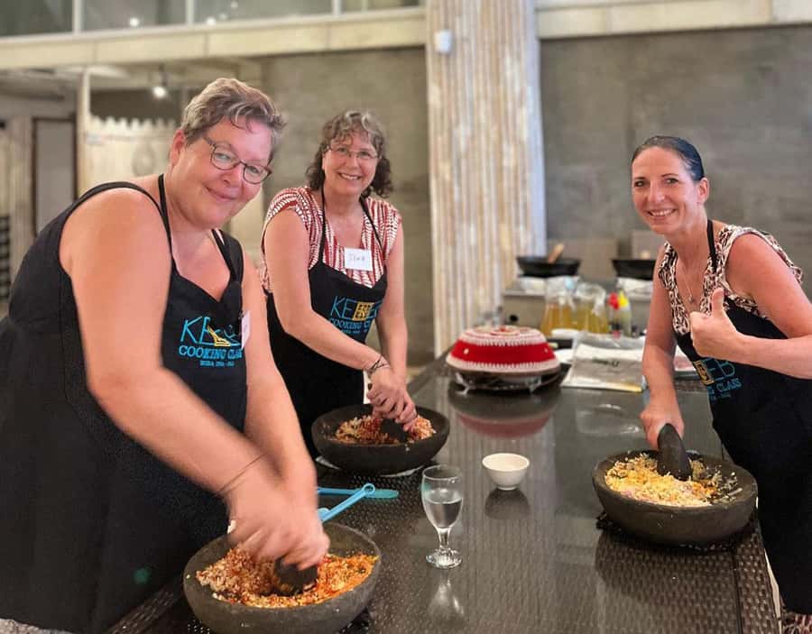 Nusa Dua: Balinese Cooking Class with Market Tour - A morning market visit before the cooking begins